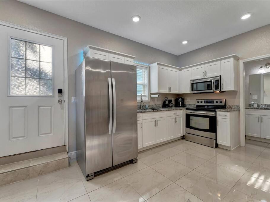 10 Minutes To Downtown Free Parking, Ac Apartment