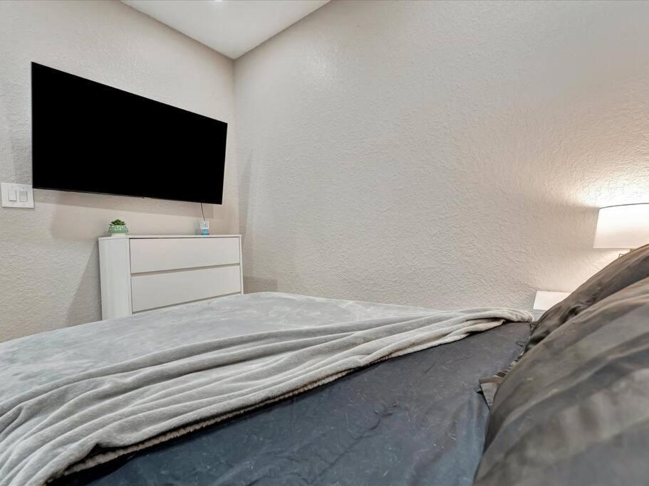 10 Minutes To Downtown Free Parking, Ac Tampa