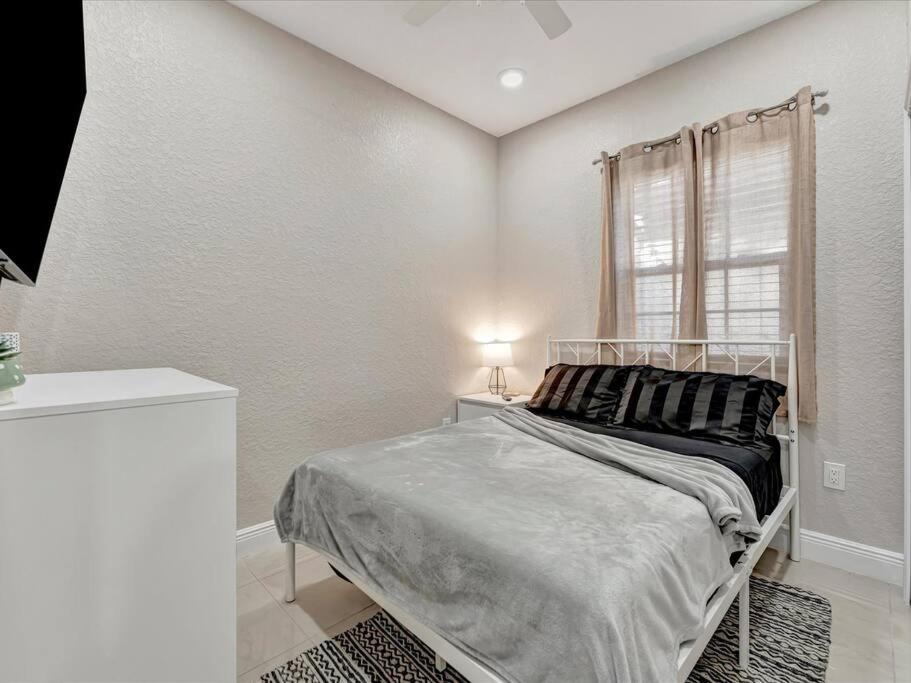 10 Minutes To Downtown Free Parking, Ac Tampa