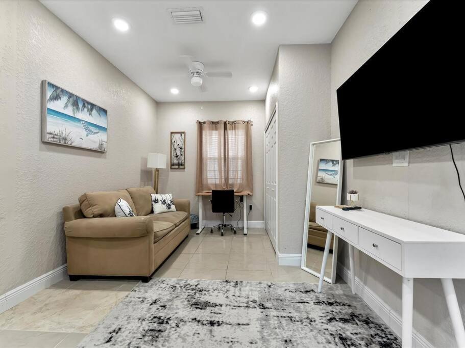 10 Minutes To Downtown Free Parking, Ac Apartment